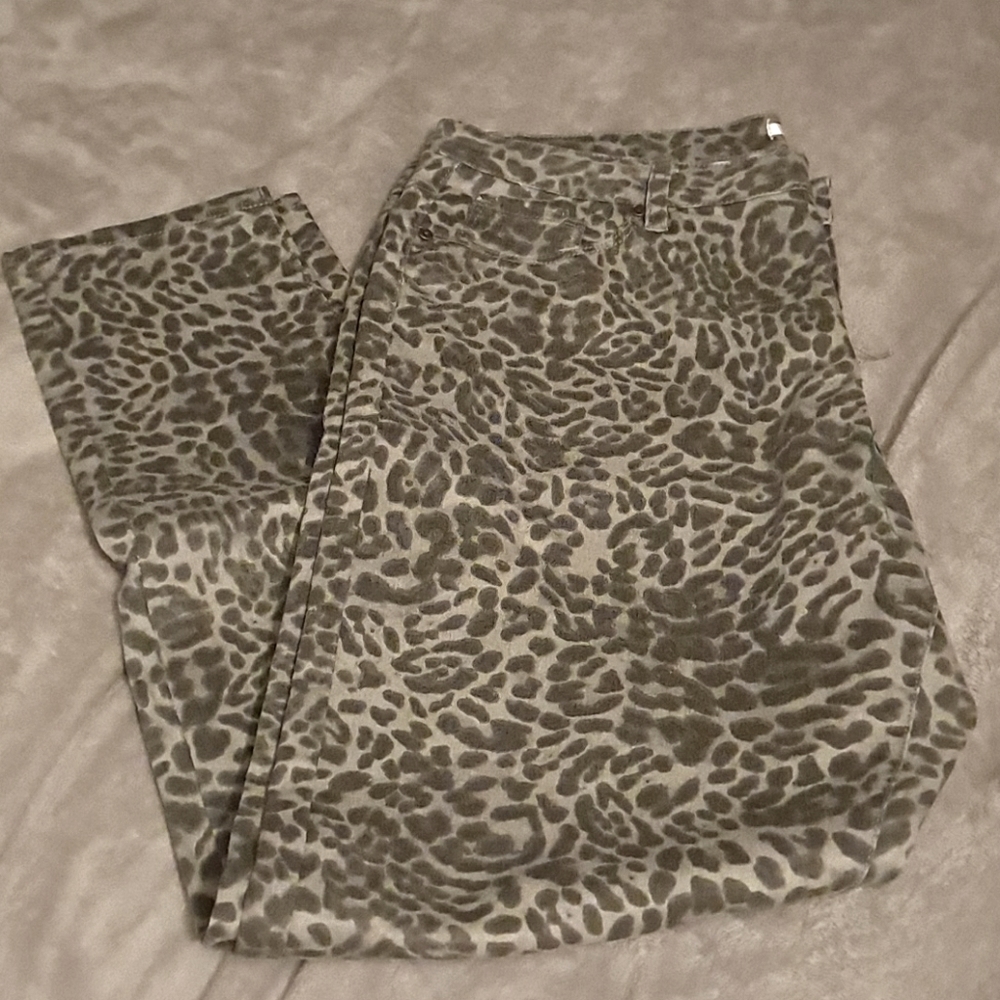 Grey leopard print skinny jeans  NEVER WORN NWOT